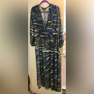 ELOQUII long sleeve Maxi Dress w/ side slit Abstract blue&yellow print.  SIZE 16